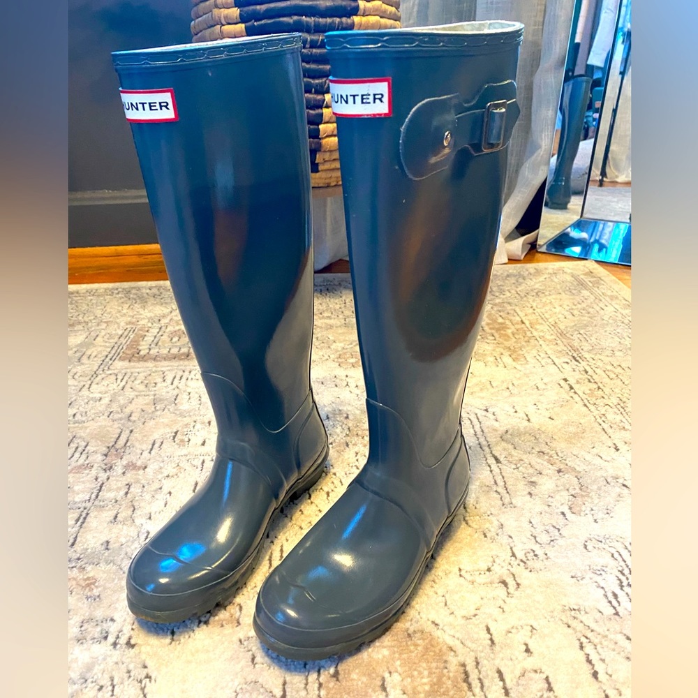 Hunter rain boots size 6